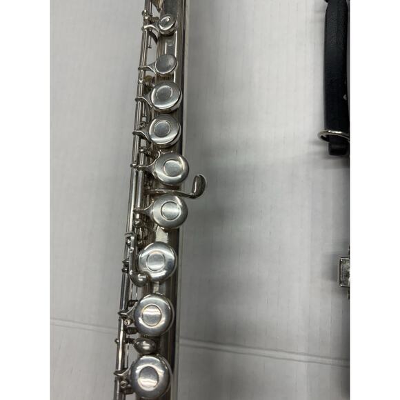 Gemeinhardt 2SP Top Student Flute With Case GUC - Picture 3 of 15